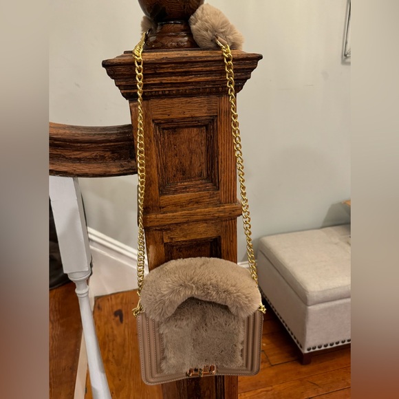 8am Forever fuzzy purse - Picture 2 of 9